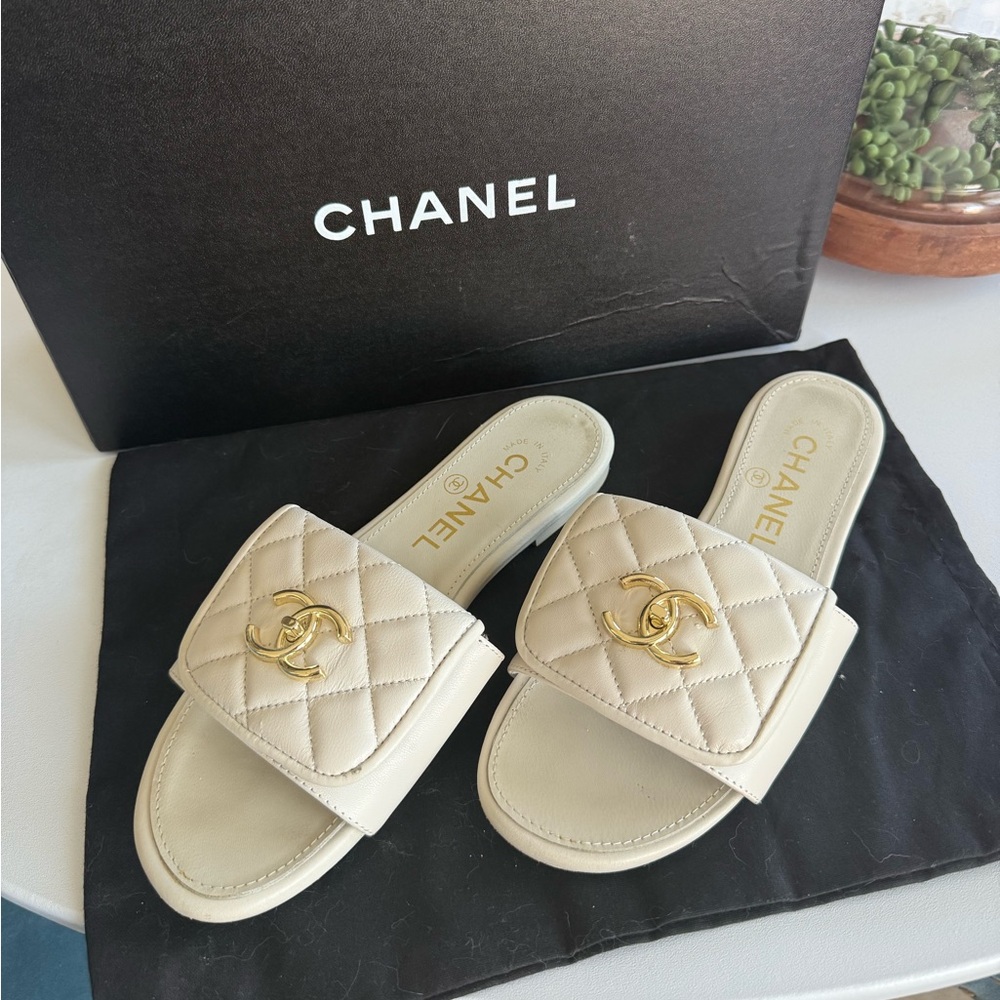 CHANEL Cream Quilted Slide Sandals with Gold Logo